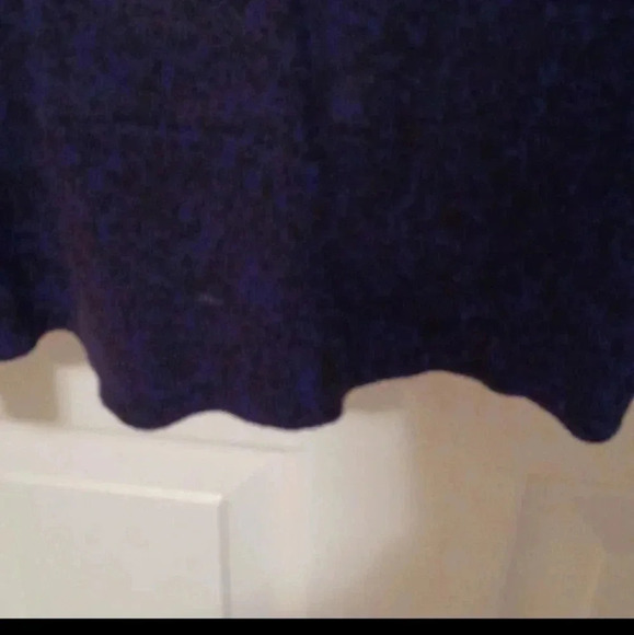 💙🐾Gorgeous black top with sparkly decor and low neckline - Picture 9 of 13